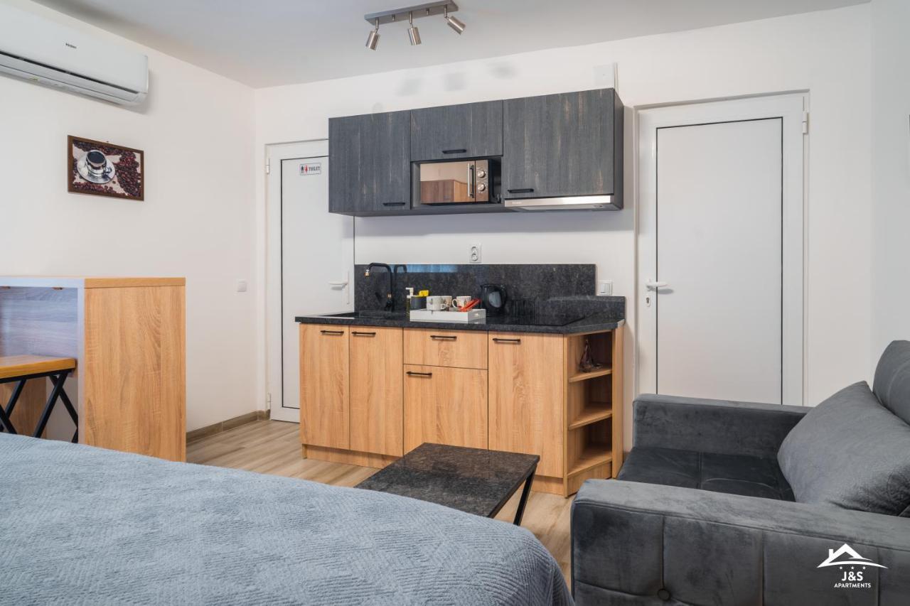 J&S Apartments Ni المظهر الخارجي الصورة